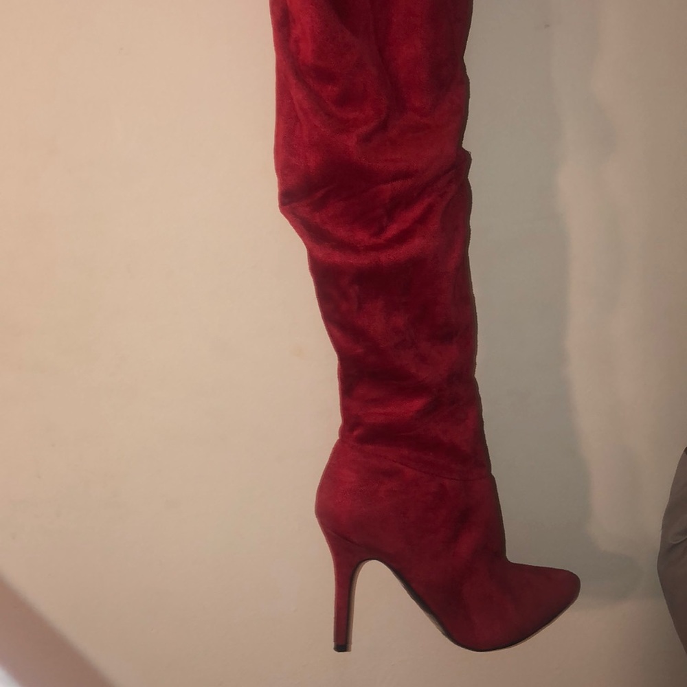 Flirtatious knee high boots!